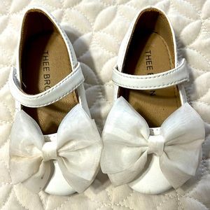 THEE BRON size 5 toddler